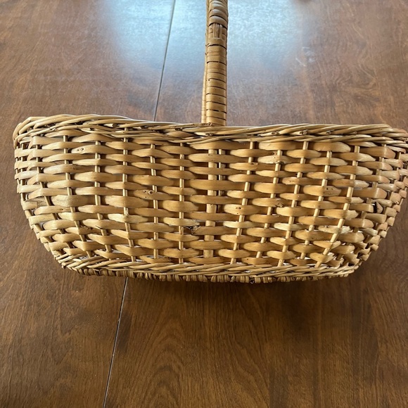 Oval wicker basket - Picture 2 of 3